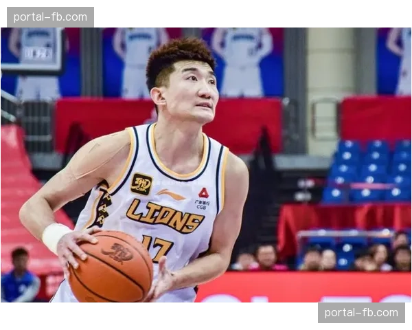 孙铭徽右脚踝严重扭伤影响广厦争冠格局，预计需6-8周康复