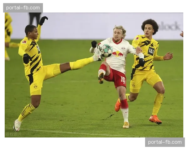 新星观察:朗斯18岁边卫阿蒂尔-蒂亚戈连续三轮首发表现稳定 新星观察:朗斯18岁边卫阿蒂尔-蒂亚戈连续三轮首发表现稳定